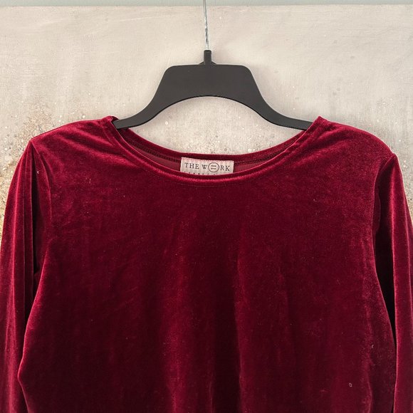 🇨🇦 The Work Velvet Top (NWOT) - Picture 3 of 10